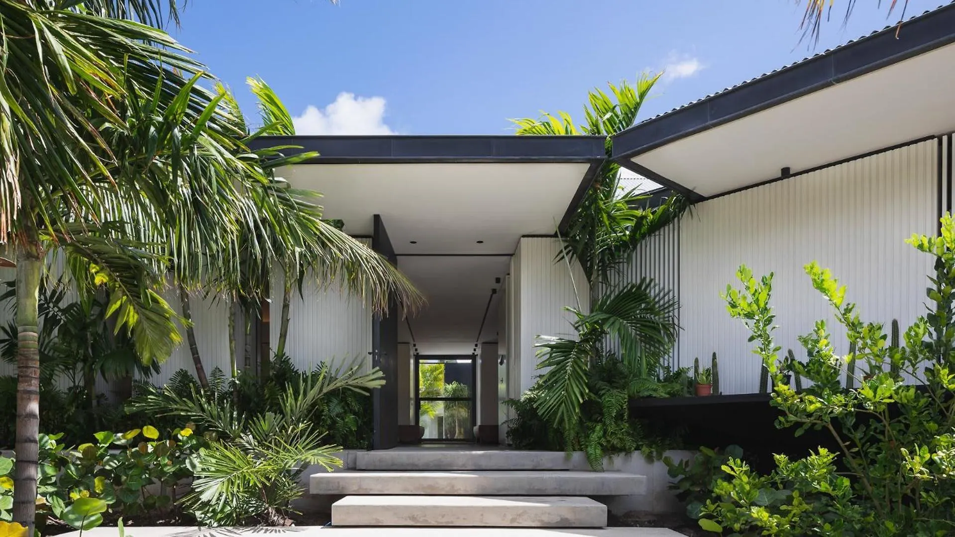 Well-Decorated Magnificent Villa Pointe Milou 0*,