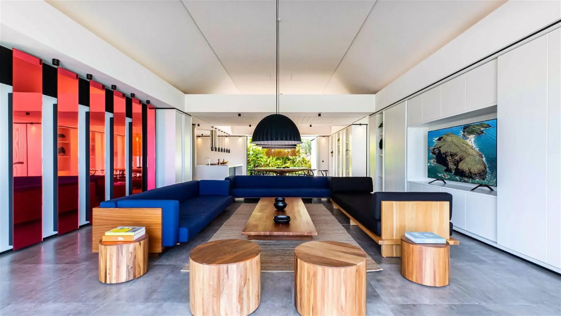 Well-Decorated Magnificent Villa Pointe Milou