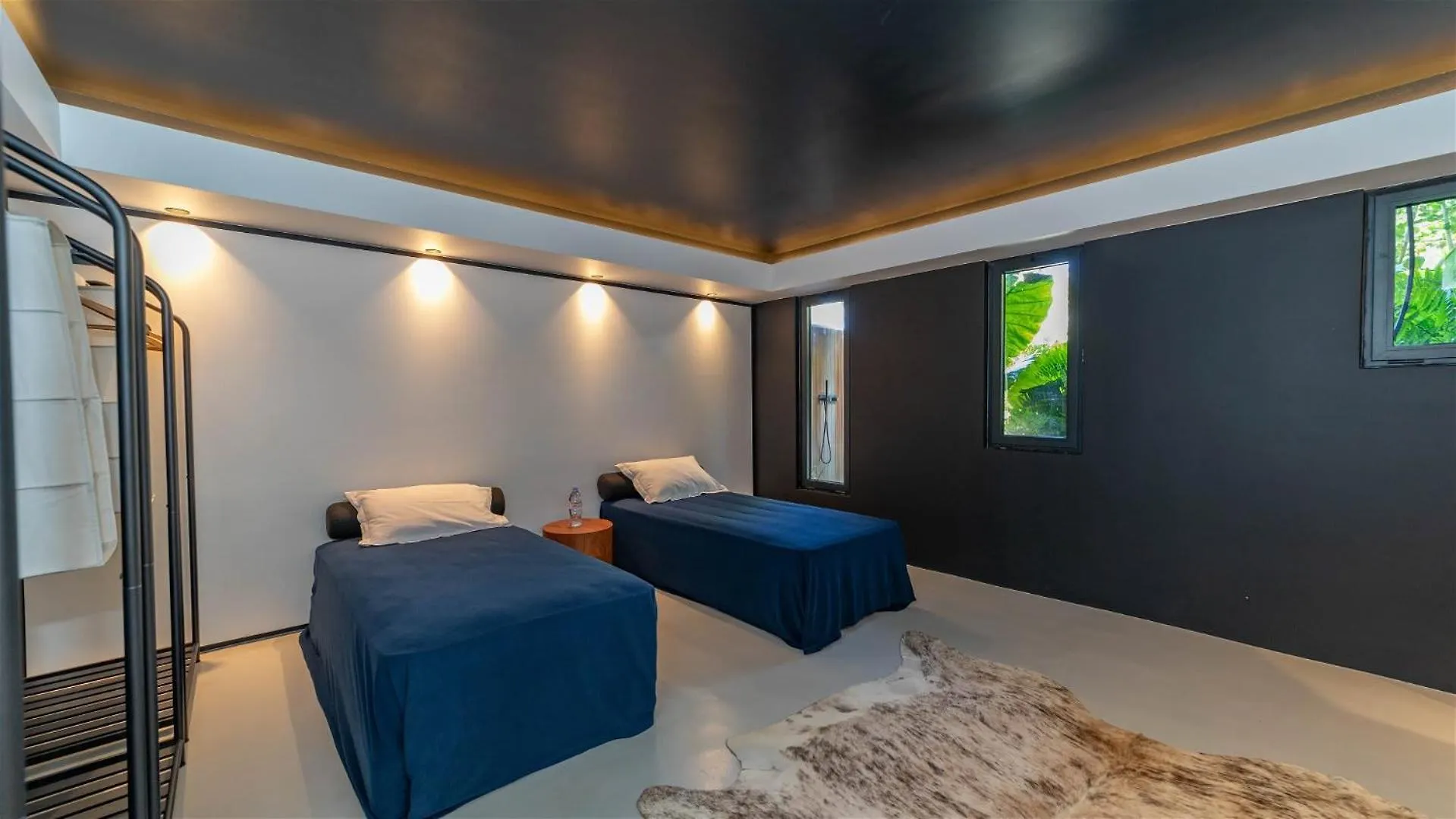 Well-Decorated Magnificent Villa Pointe Milou