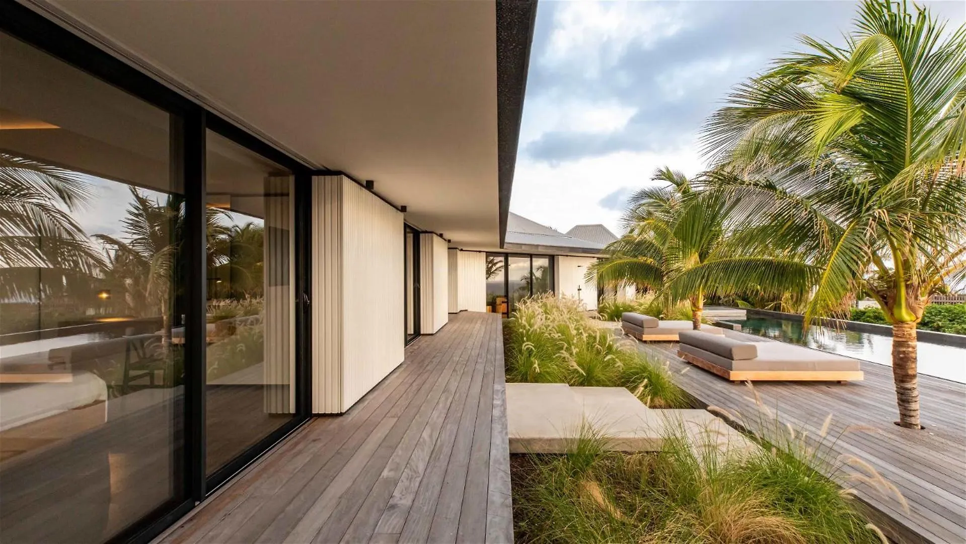 Well-Decorated Magnificent Villa Pointe Milou 0*,