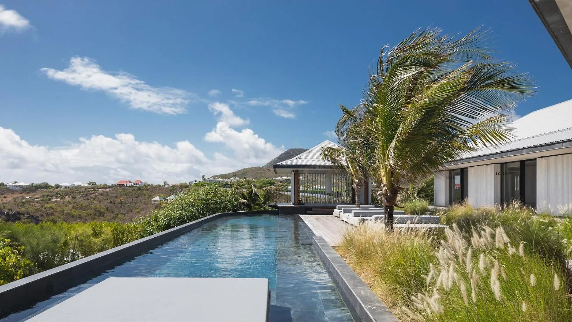 Well-Decorated Magnificent Villa Pointe Milou